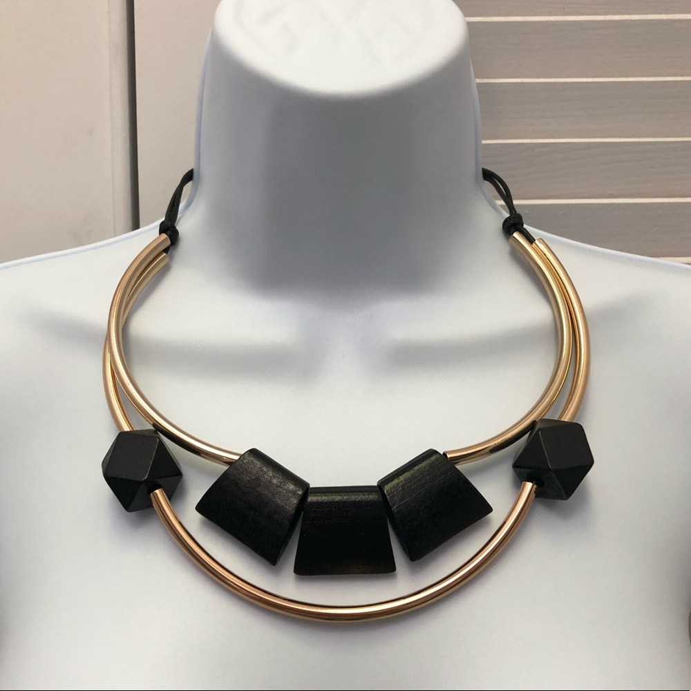 Gold necklace with black geometric detail - NEW